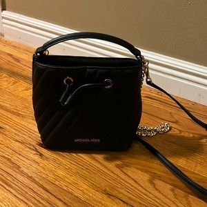 Michael Kors Open Bucket Bag